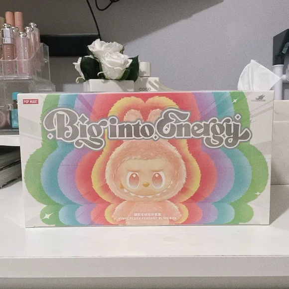 ✨1-HOUR SALE✨🆕 PopMart “Big into Energy” Labubu Case - Picture 1 of 1